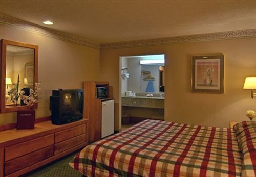College Inn Monmouth Екстериор снимка
