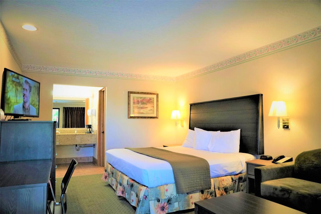 College Inn Monmouth Екстериор снимка
