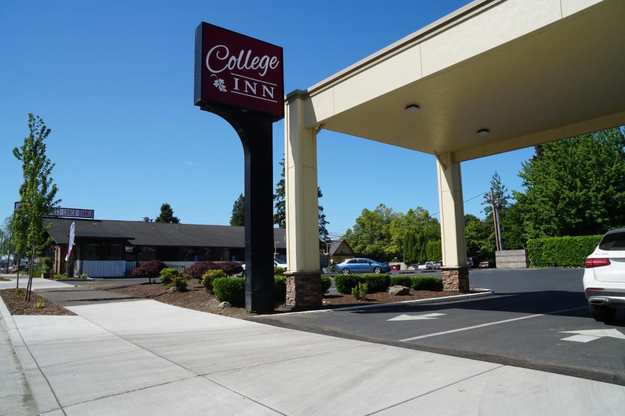 College Inn Monmouth Екстериор снимка