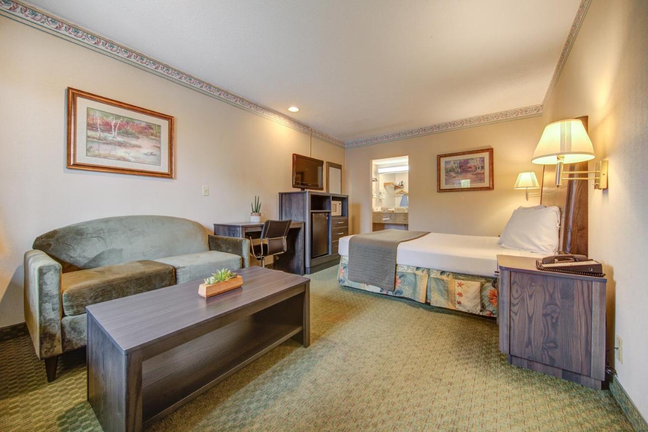 College Inn Monmouth Екстериор снимка